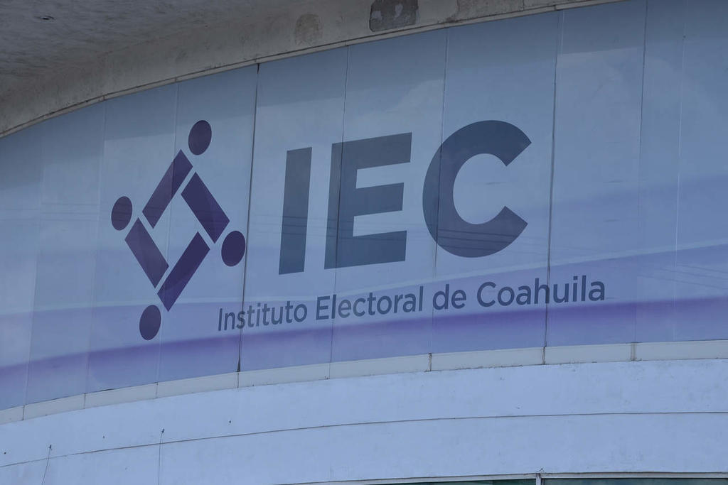 IEC recibe postulaciones de candidatos a diputados locales