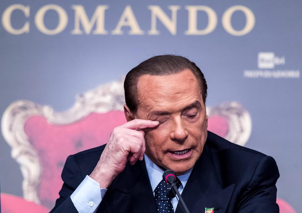 Silvio Berlusconi es hospitalizado por COVID-19