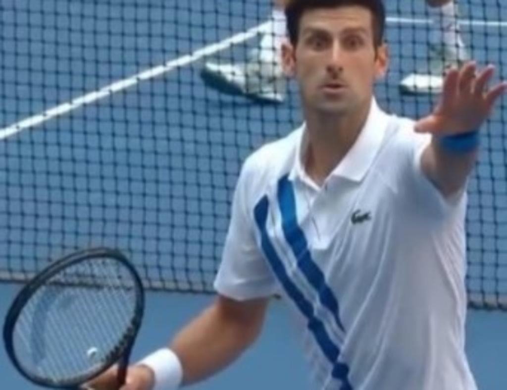Novak Djokovic, descalificado del US Open por pelotazo a jueza