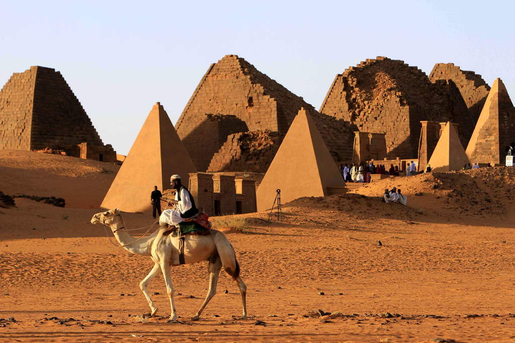 Inundaciones en Sudán amenazan pirámides y monumentos