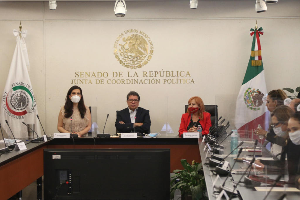 Rosario Piedra abandona escoltada sede del Senado tras comparecencia