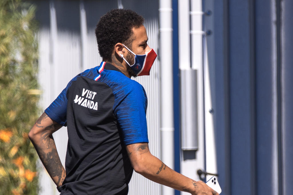 Neymar regresa a entrenar tras superar el COVID-19