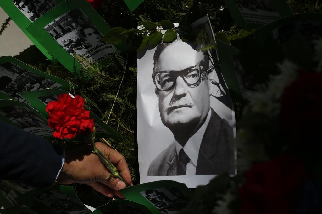 Homenajean a Allende y a víctimas de la dictadura de Pinochet en Chile