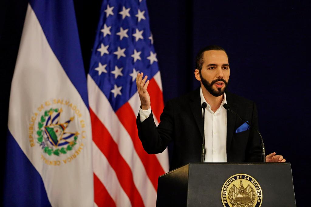 Presidente de El Salvador asegura que el país no es independiente de la pobreza
