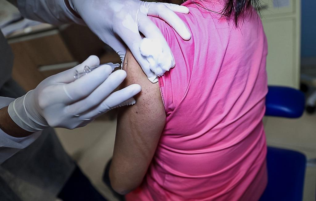 Investigadores consideran 'cuestionable' a la vacuna rusa contra el COVID-19