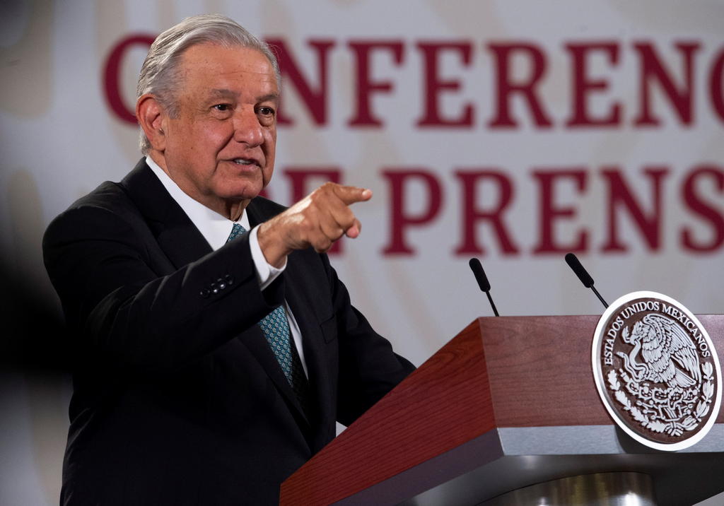 Rechaza senador morenista que López Obrador persiga a medios