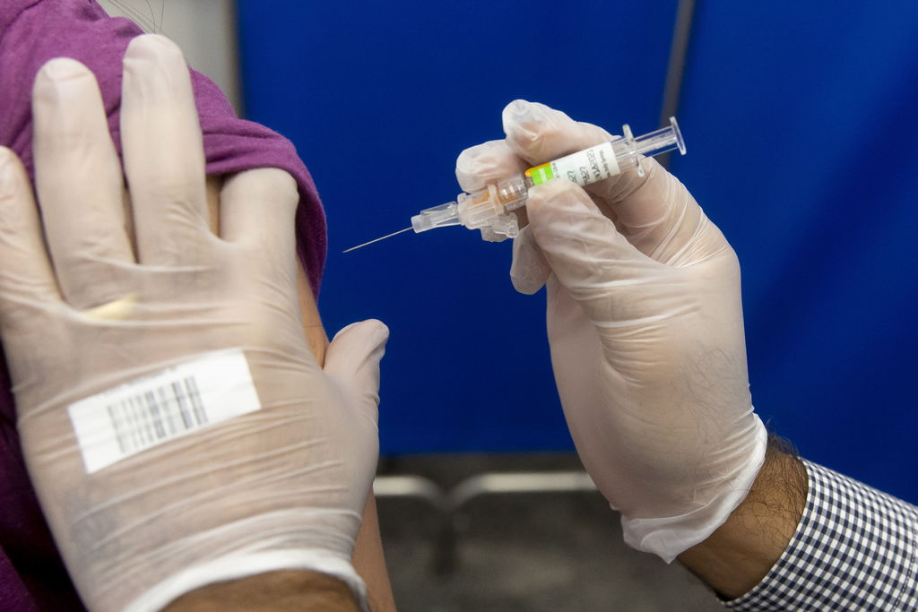 Prevén llegada de 52 mil dosis de vacunas contra la influenza a La Laguna