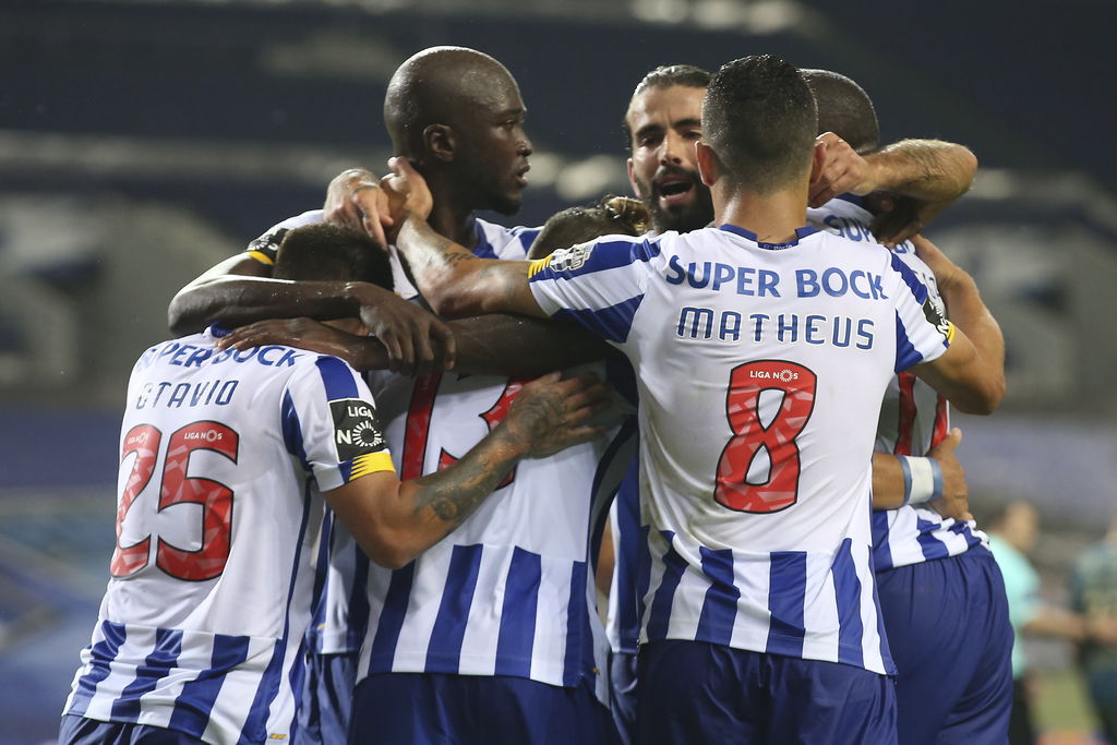 Porto logra primera victoria; 'Tecatito' es titular