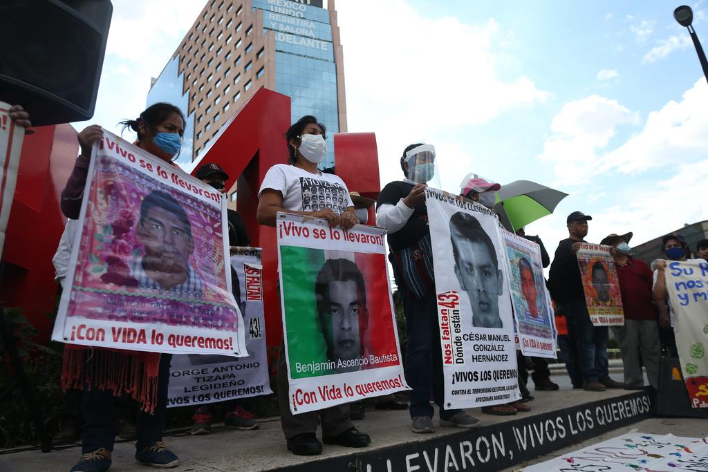 Padres de Ayotzinapa denuncian corrupción del Poder Judicial en México