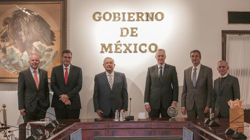 López Obrador dialoga con director de Coca-Cola en plena crisis sobre refrescos