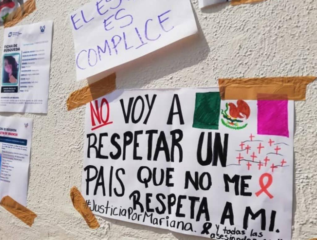 Feministas toman simbólicamente Palacio de Gobierno de Hidalgo