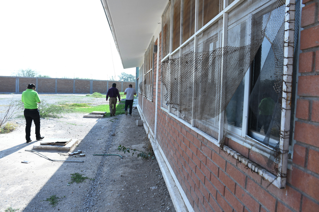Destrozan y roban escuela primaria en Torreón
