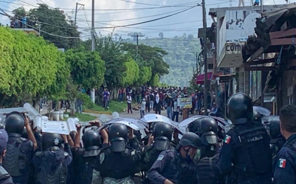 Intento de nuevos bloqueos en Michoacán deja 2 policías lesionados