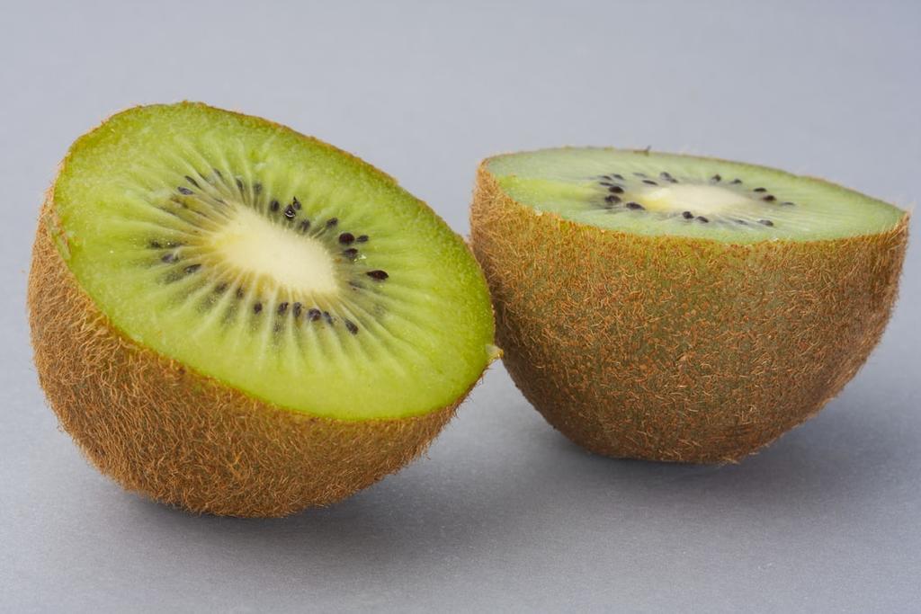 ¿Cuáles son los beneficios de comer kiwi?