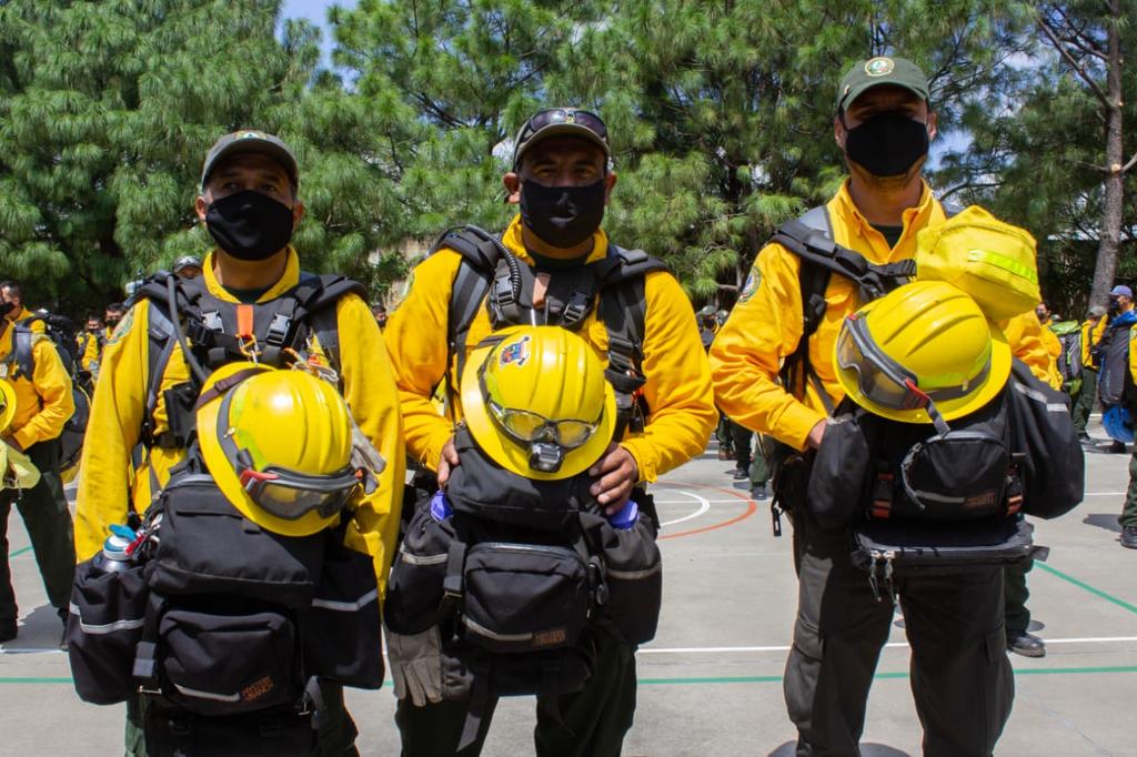 Enviará México 101 bomberos a combatir incendios forestales en EUA