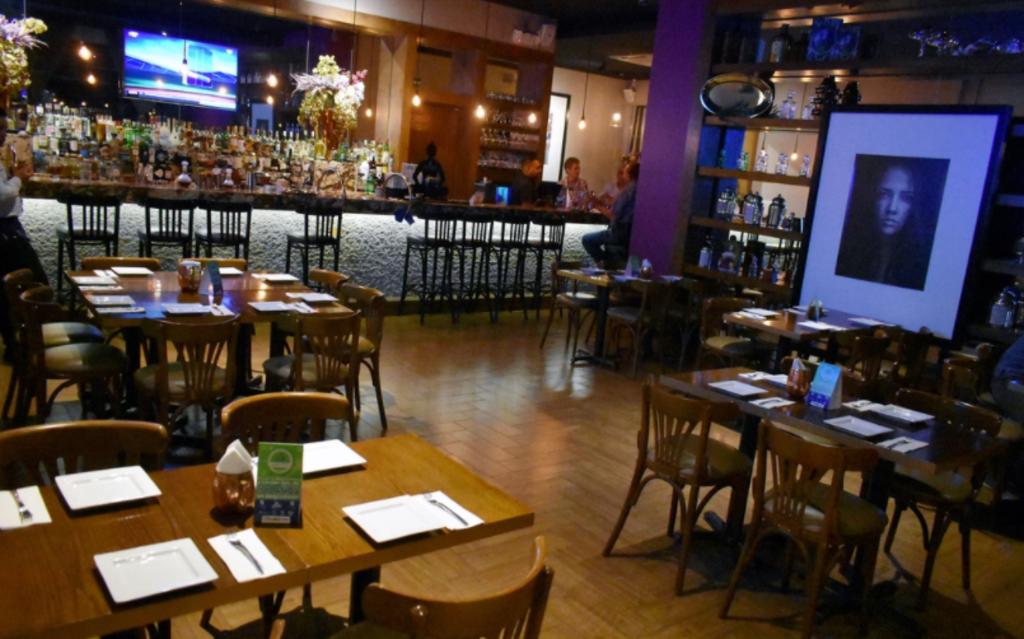 Restablecen horarios en restaurantes bar de Saltillo
