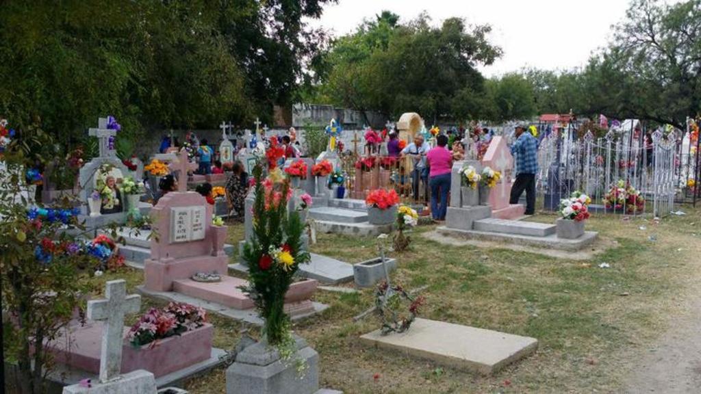 Coahuila definirá si habrá acceso a panteones el Día de Muertos
