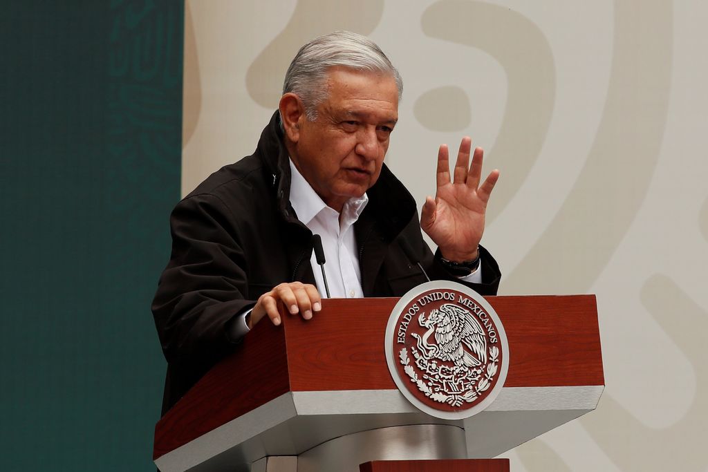 AMLO ofrece disculpas a familiares de los 43 de Ayotzinapa