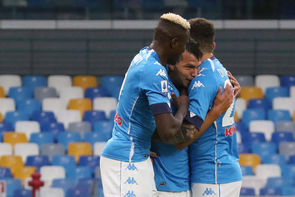 'Chucky' Lozano convierte su primer gol de la temporada con el Napoli