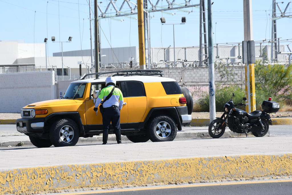 Separan de su cargo a agentes de Tránsito de Torreón involucrados en incidente