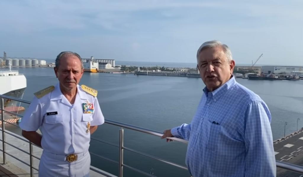 Vamos a revisar contratos para recuperar los puertos: López Obrador