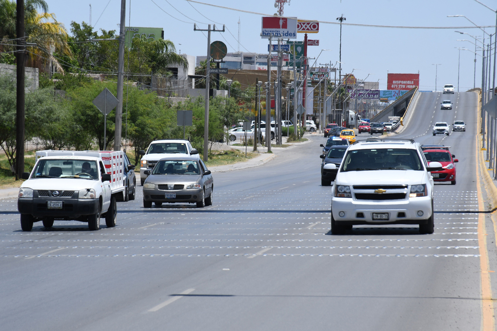 Se moviliza policía por robo de un vehículo en la carretera Torreón-San Pedro
