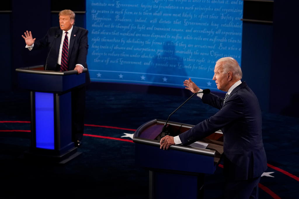 Biden y Trump buscan primeros votos por correo