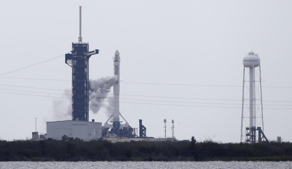 Cancela SpaceX despegues de cohetes con satélites espía y de internet