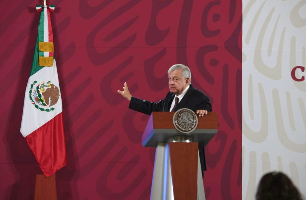 'Bendita oposición', califica López Obrador a grupos de manifestantes en el Zócalo