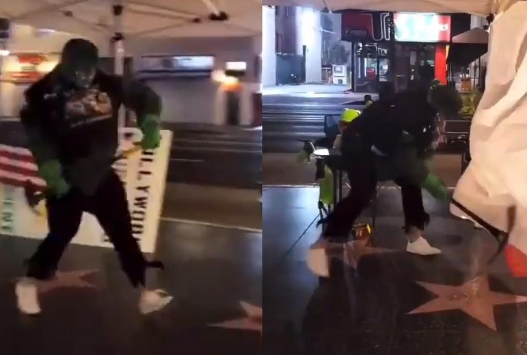Hombre vestido de 'Hulk' destruye estrella de Trump en Paseo de la Fama de Hollywood
