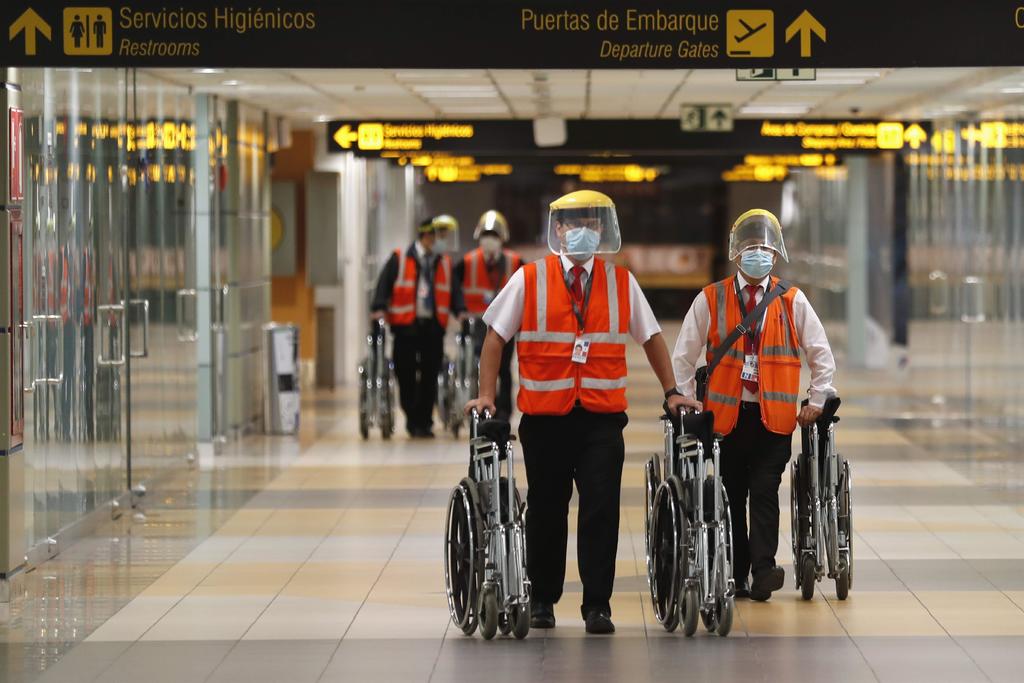 Reanuda Perú vuelos internacionales tras cierre por COVID-19