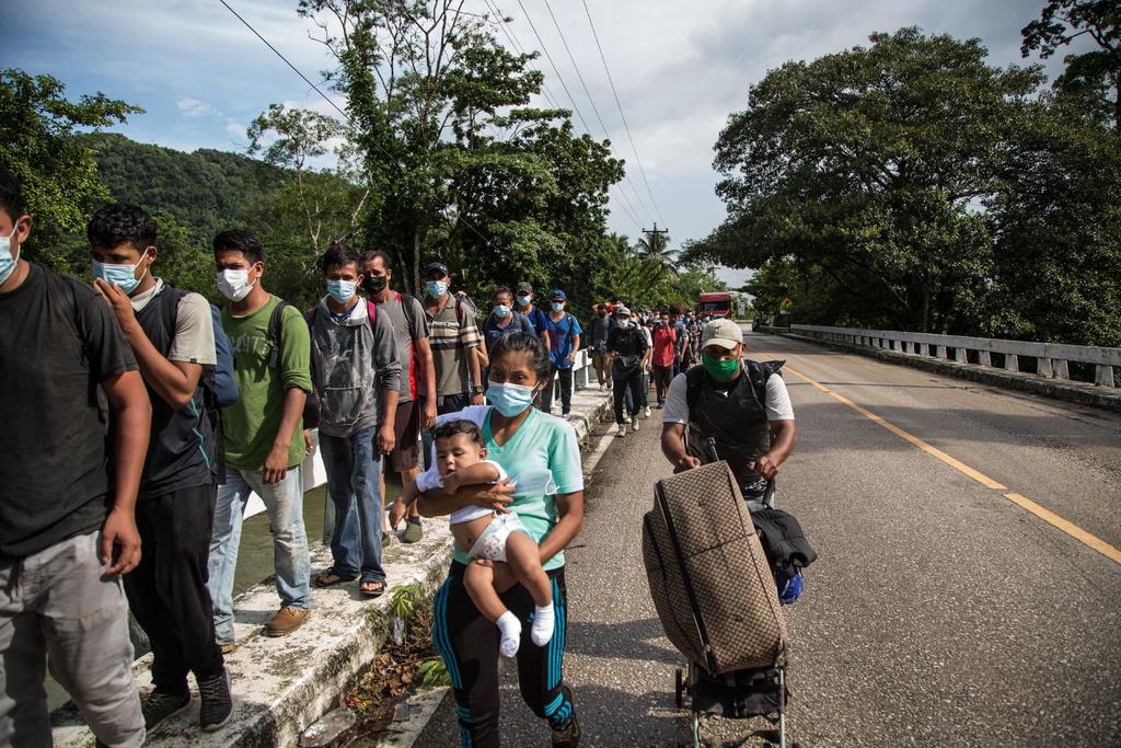 'Nos quitamos un peso', asegura AMLO tras desintegración de caravana migrante