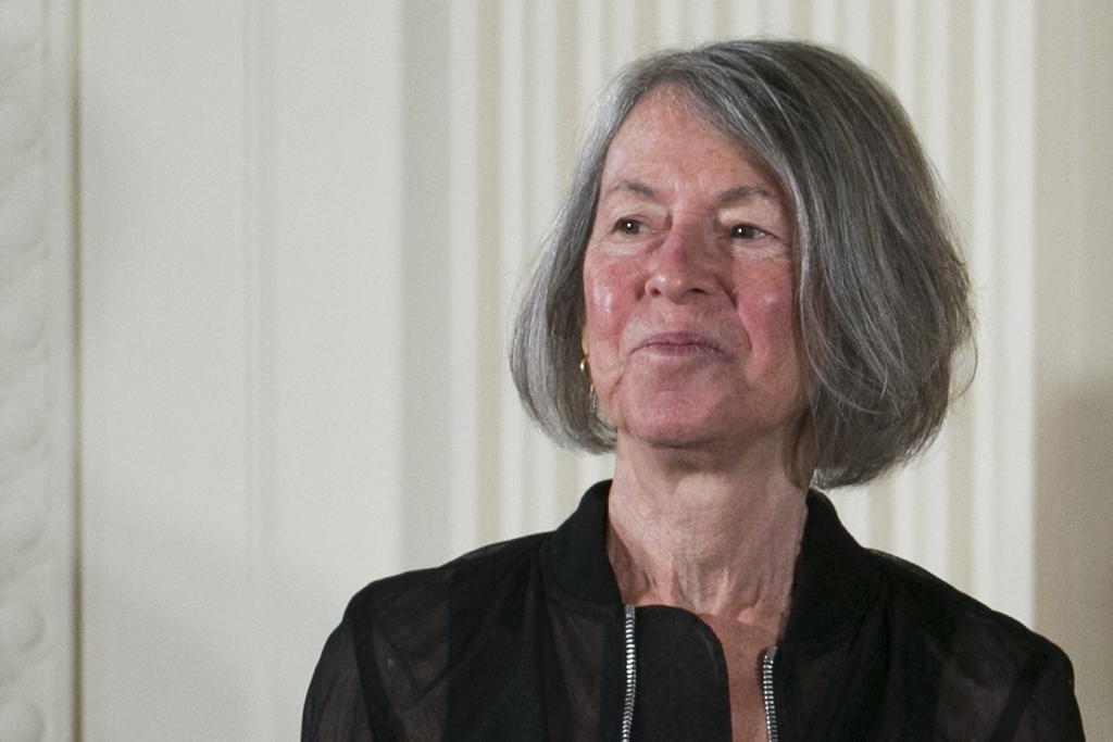 Poeta estadounidense Louise Glück gana el Nobel de Literatura