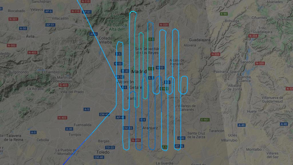 Extraña ruta de vuelo de avión sobre región de Madrid genera inquietud