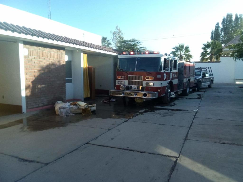 Se registra incendio en motel de Gómez Palacio