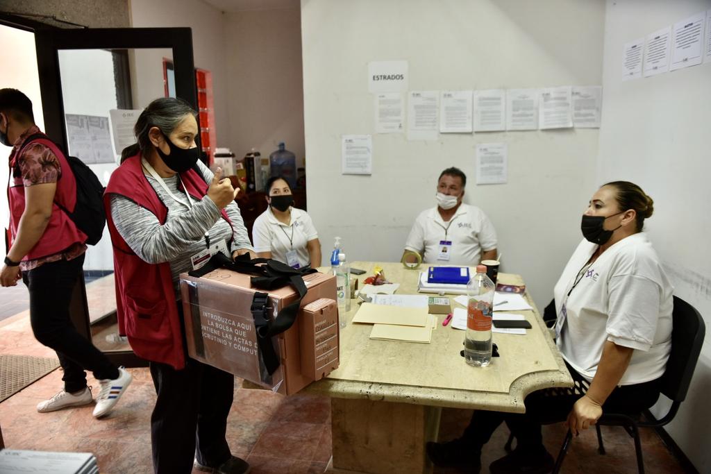 Inicia en Coahuila entrega de paquetes electorales a funcionarios de casilla