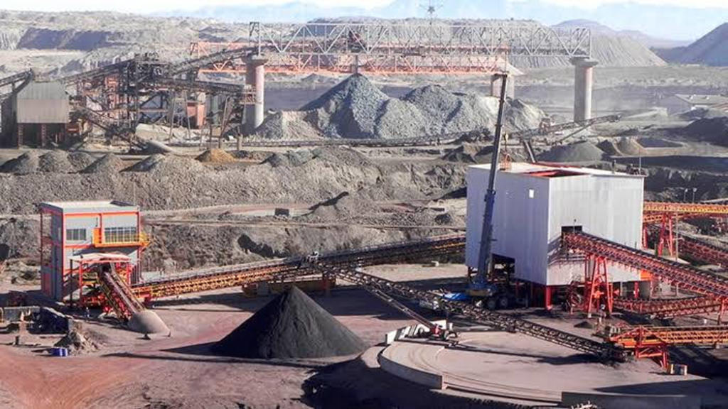 Cierre de minas deja sin empleo a 2 mil personas en Coahuila