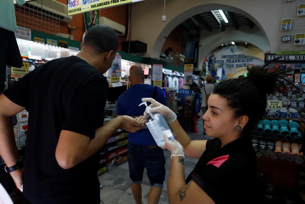 Puerto Rico relaja medidas sanitarias contra el COVID-19