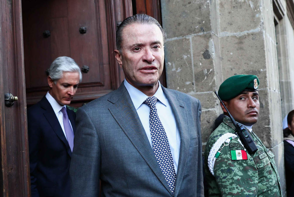 Gobernador de Sinaloa niega que Cienfuegos haya sido padrino de su bodas
