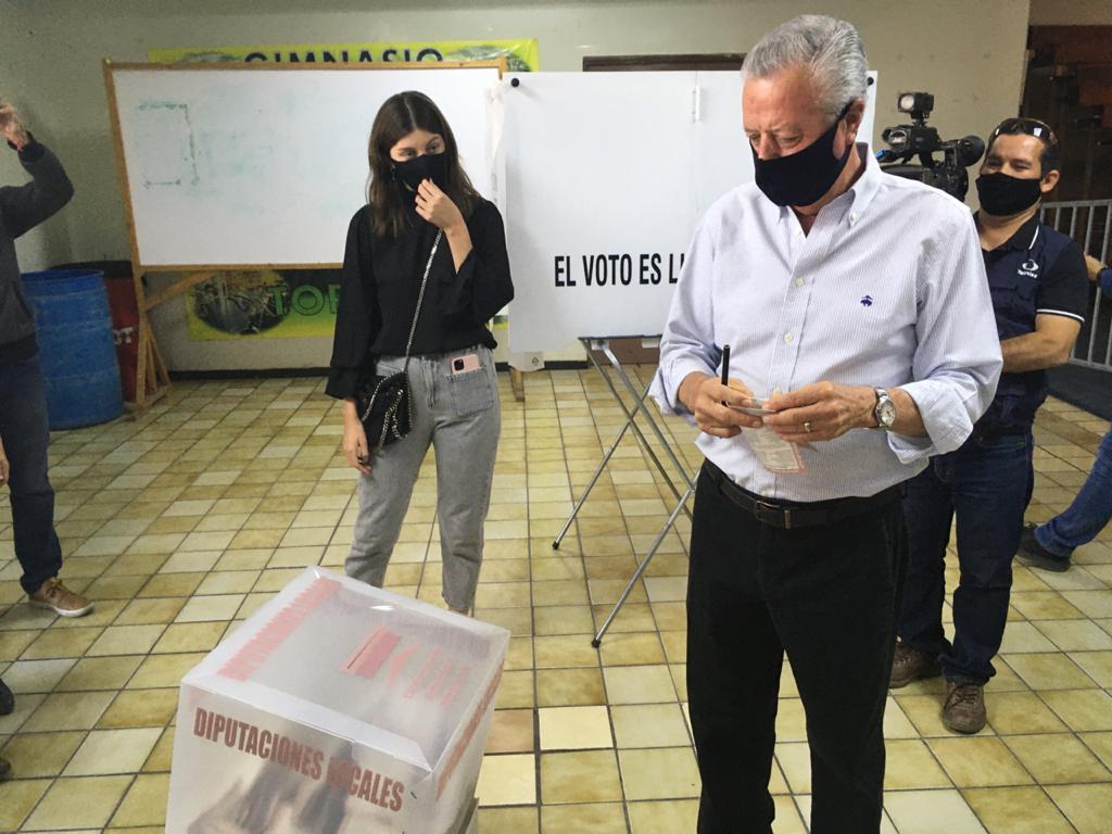 Tenemos que participar en decisiones de la colectividad: alcalde de Torreón tras votar