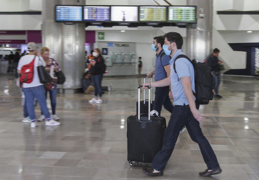 Confirman autoridades de EUA ampliación de restricciones de viajes no esenciales