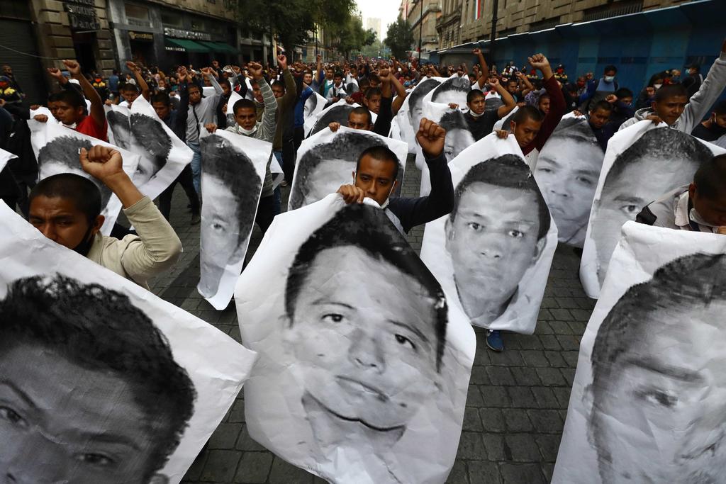 Pide AMLO testigos colaboradores para romper 'pacto de silencio' en caso Ayotzinapa