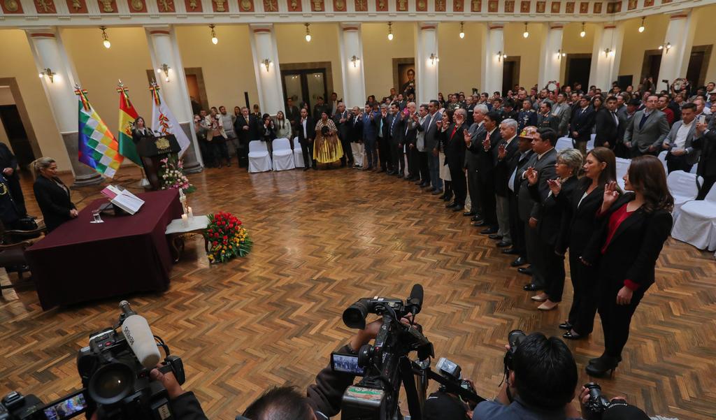 Cesan a ministros en Bolivia por censura parlamentaria