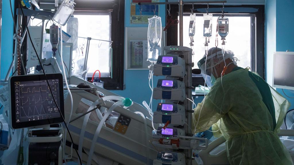 Crece hospitalización de pacientes COVID en México; baja mortalidad
