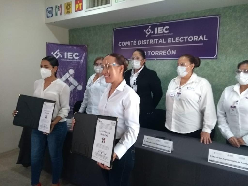 Entregan constancia de mayoría a diputados electos en Coahuila