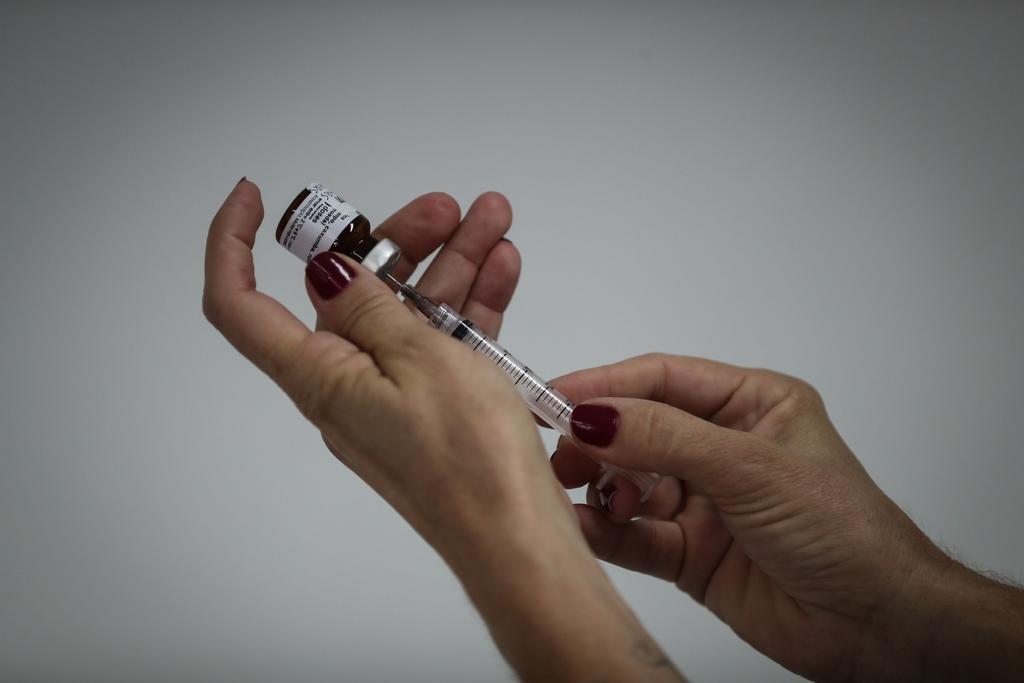 AstraZeneca reinicia ensayo clínico de la vacuna contra el COVID-19 en EUA