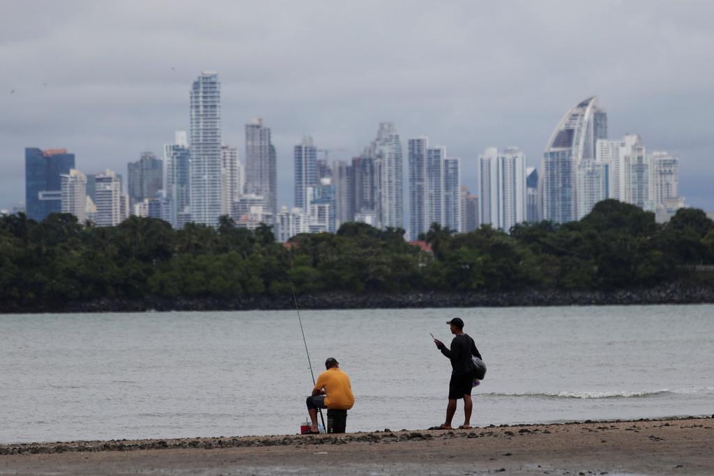 Panamá reabre playas y ríos tras siete meses de pandemia de COVID-19
