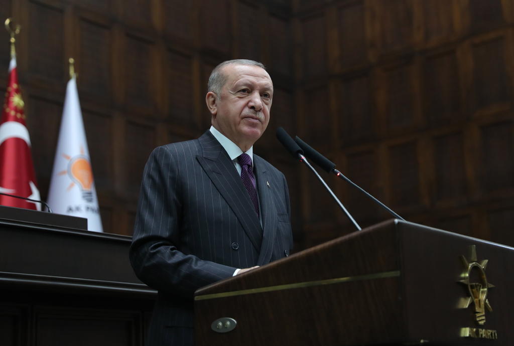 Presidente de Turquía reta a EUA a imponerle sanciones económicas