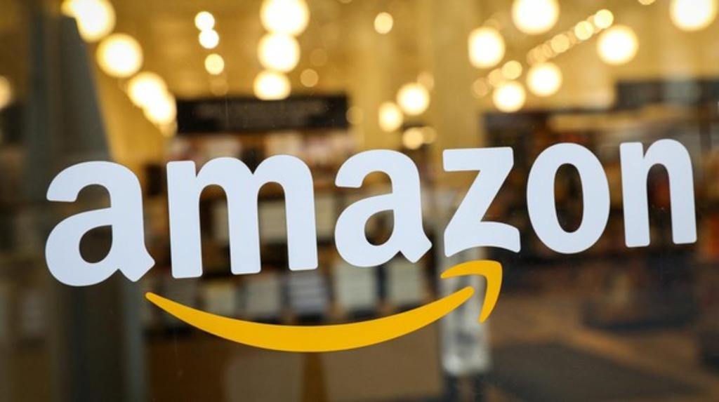 Mujer estafa a Amazon con más de 100 mil dólares
