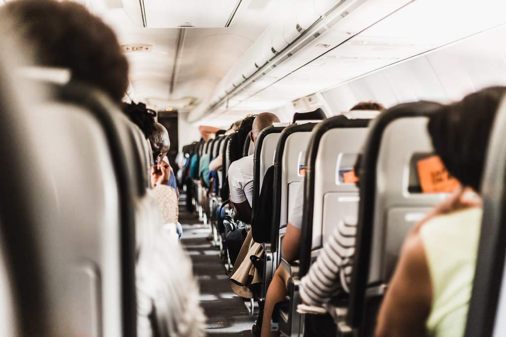 ¿En qué asiento de avión hay menor riesgo de contagio de COVID-19?